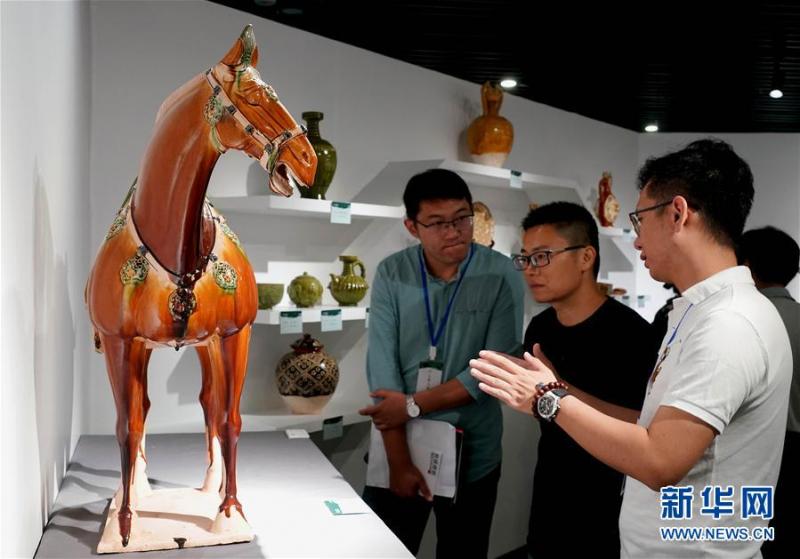 “洛阳三彩艺术作品巡展”首展在河南博物院举办